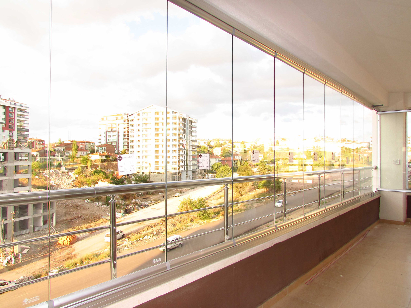 Katlanır cam balkon panelleri
